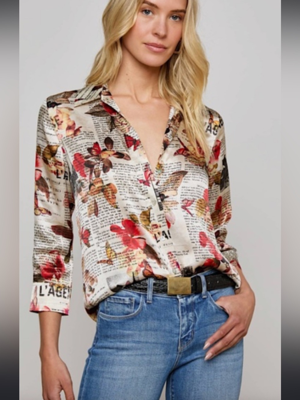New L'AGENCE White Newspaper-Print Blouse with Red & Brown Floral size XXS silk